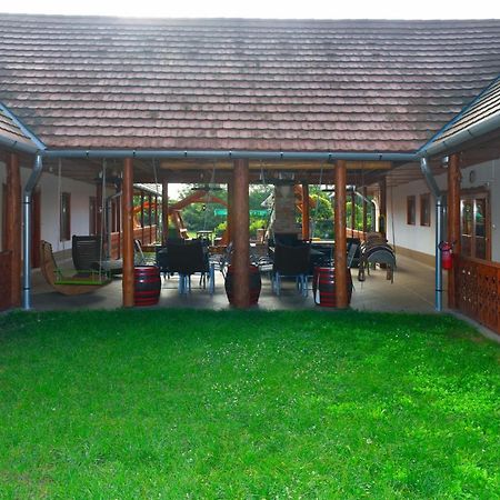 Nyakiglab Villa Szegi エクステリア 写真