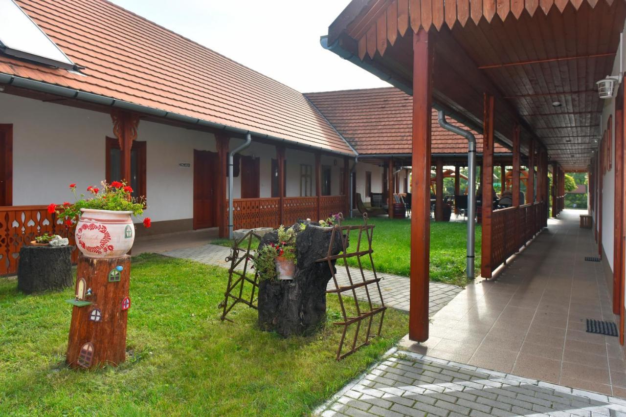 Nyakiglab Villa Szegi エクステリア 写真